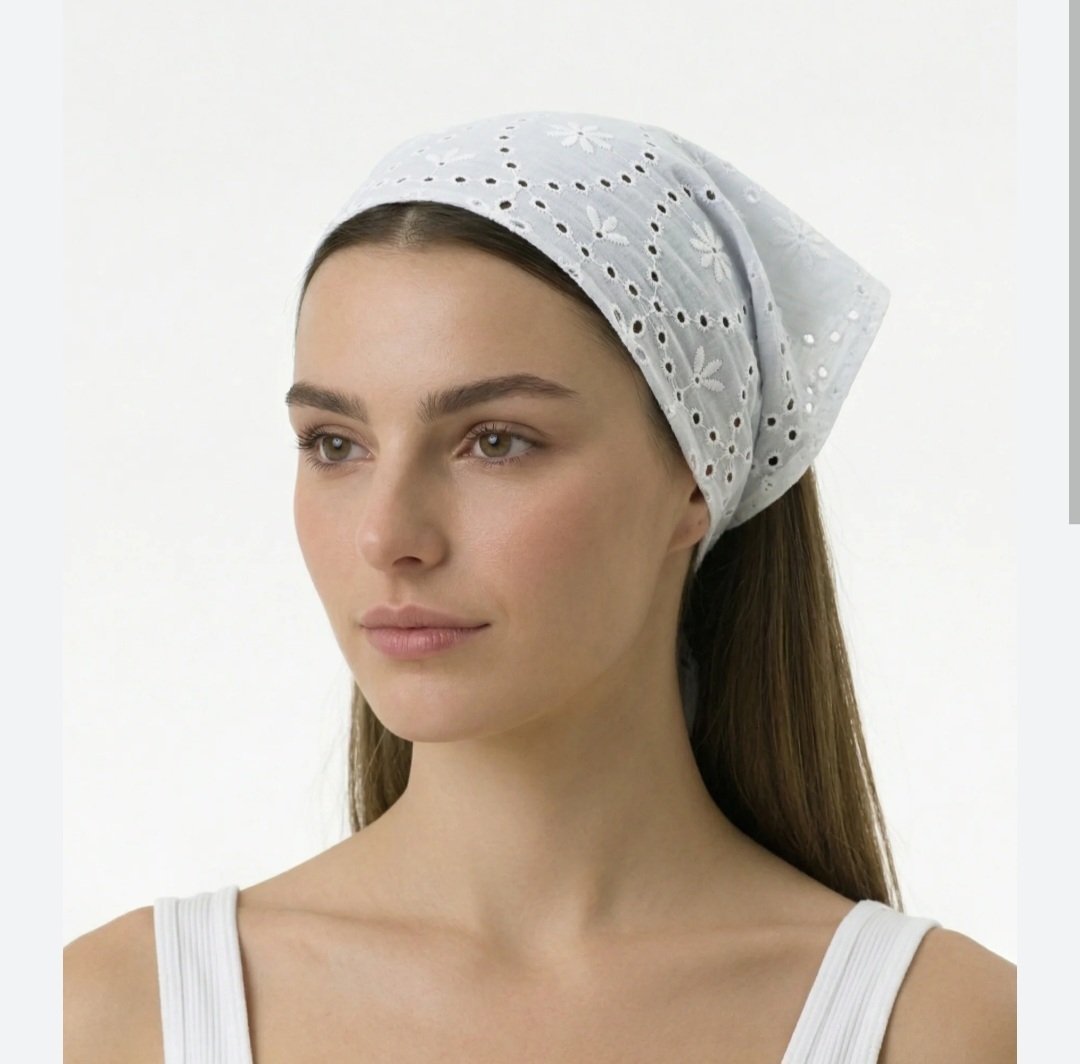 Bandana très tendance en broderie anglaise