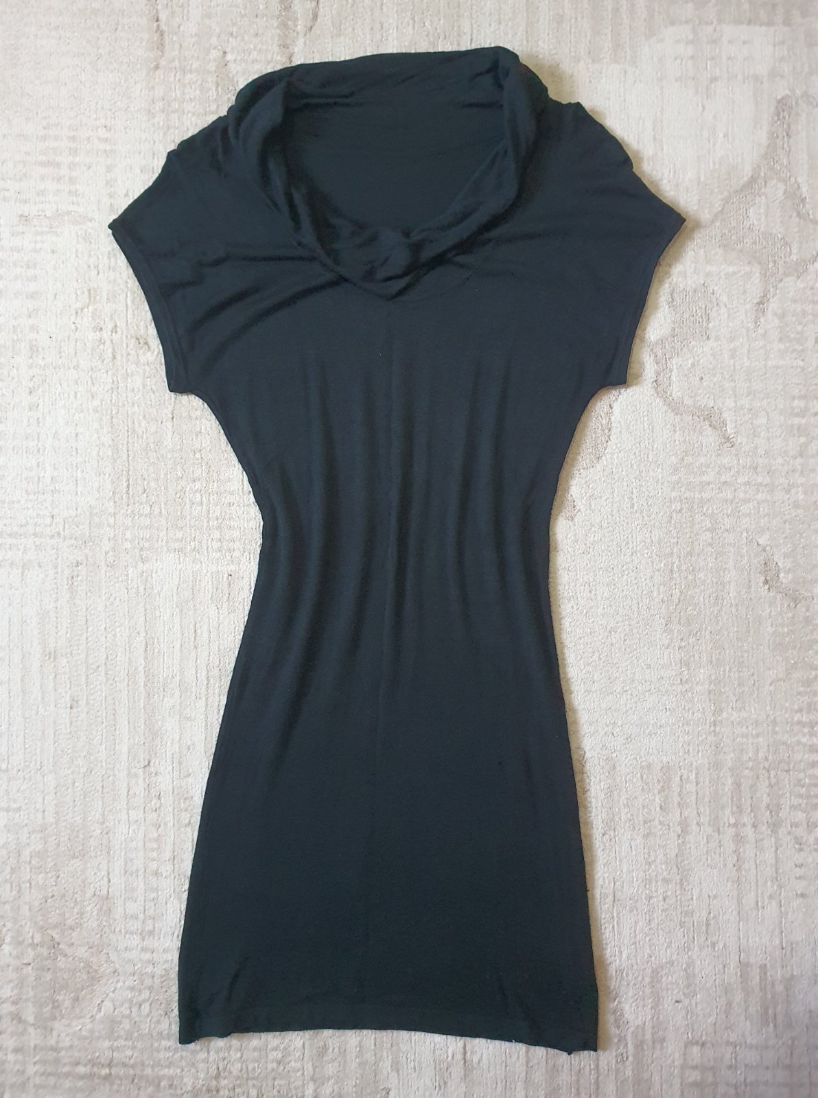 Robe noir demi-saison 