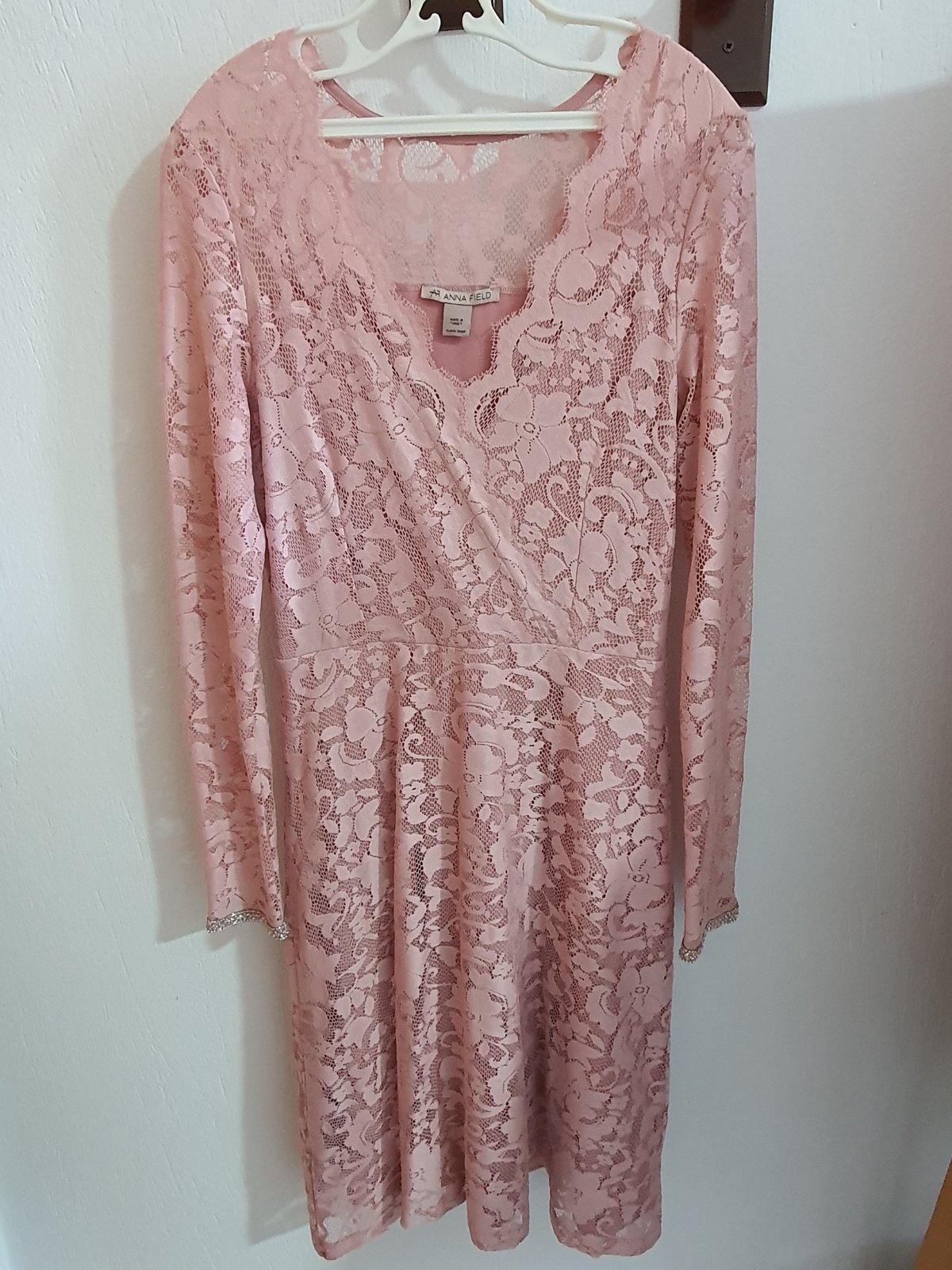 Robe soirée courte (en guipure)  