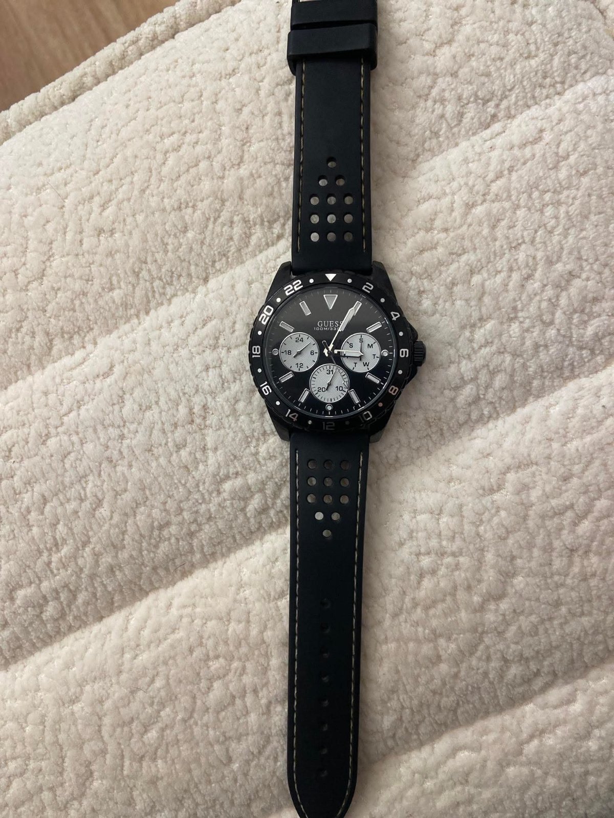 Montre GUESS