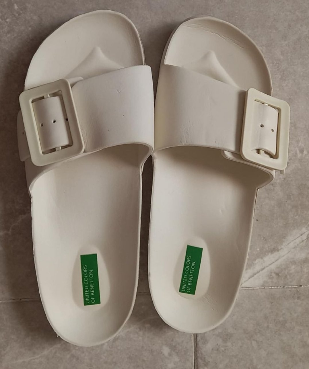 Claquettes Benetton 