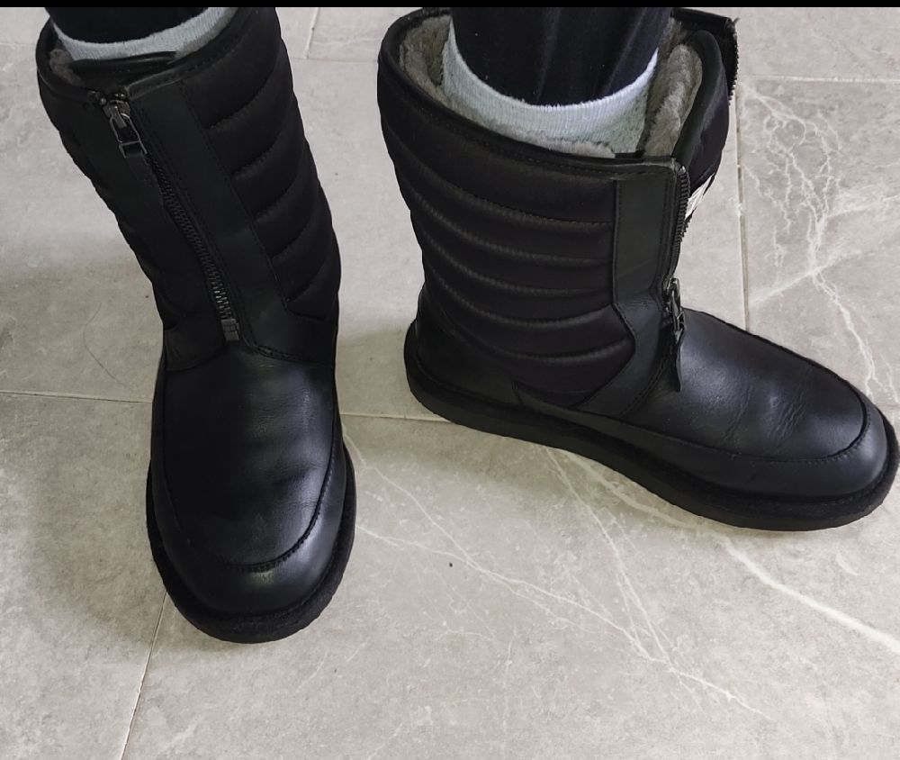 UGG 