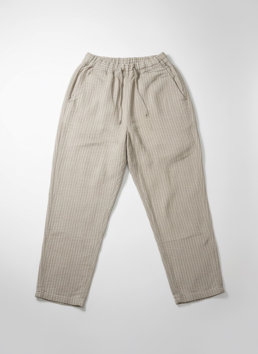 Pantalon en lin beige rayé en blanc 