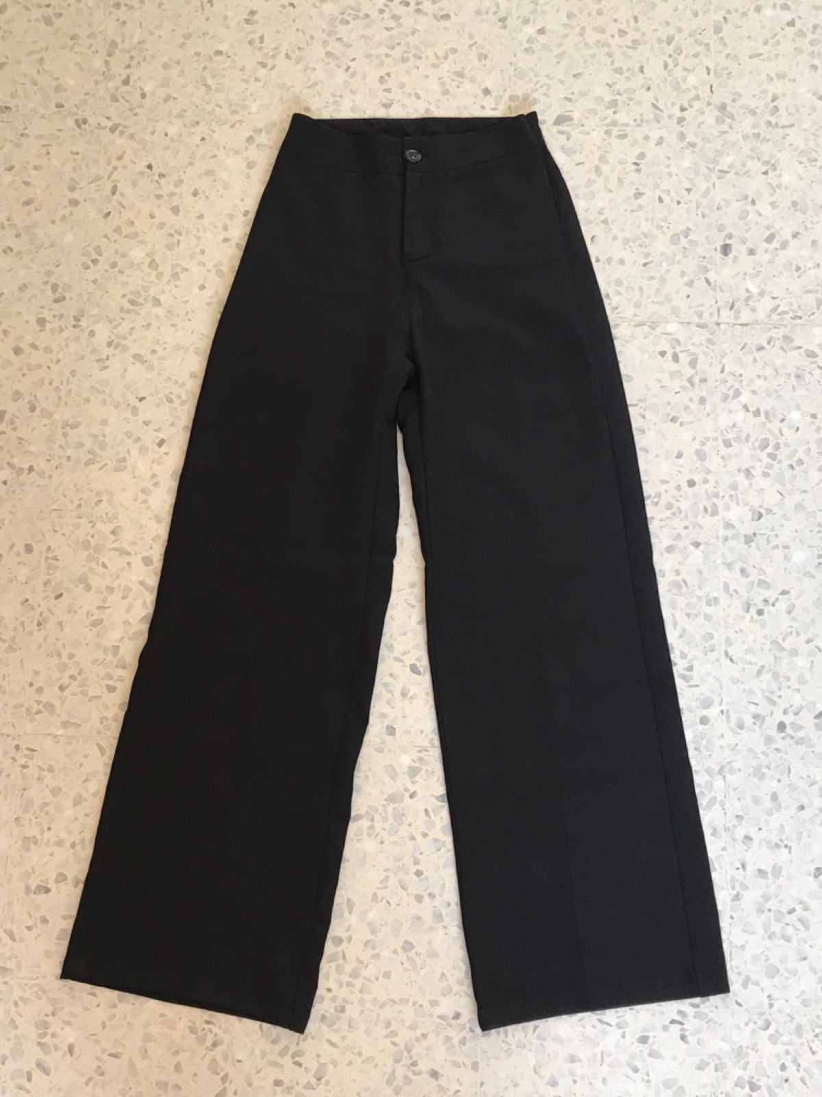 Pantalon noir large tissu crepe shakira taille 34/36 