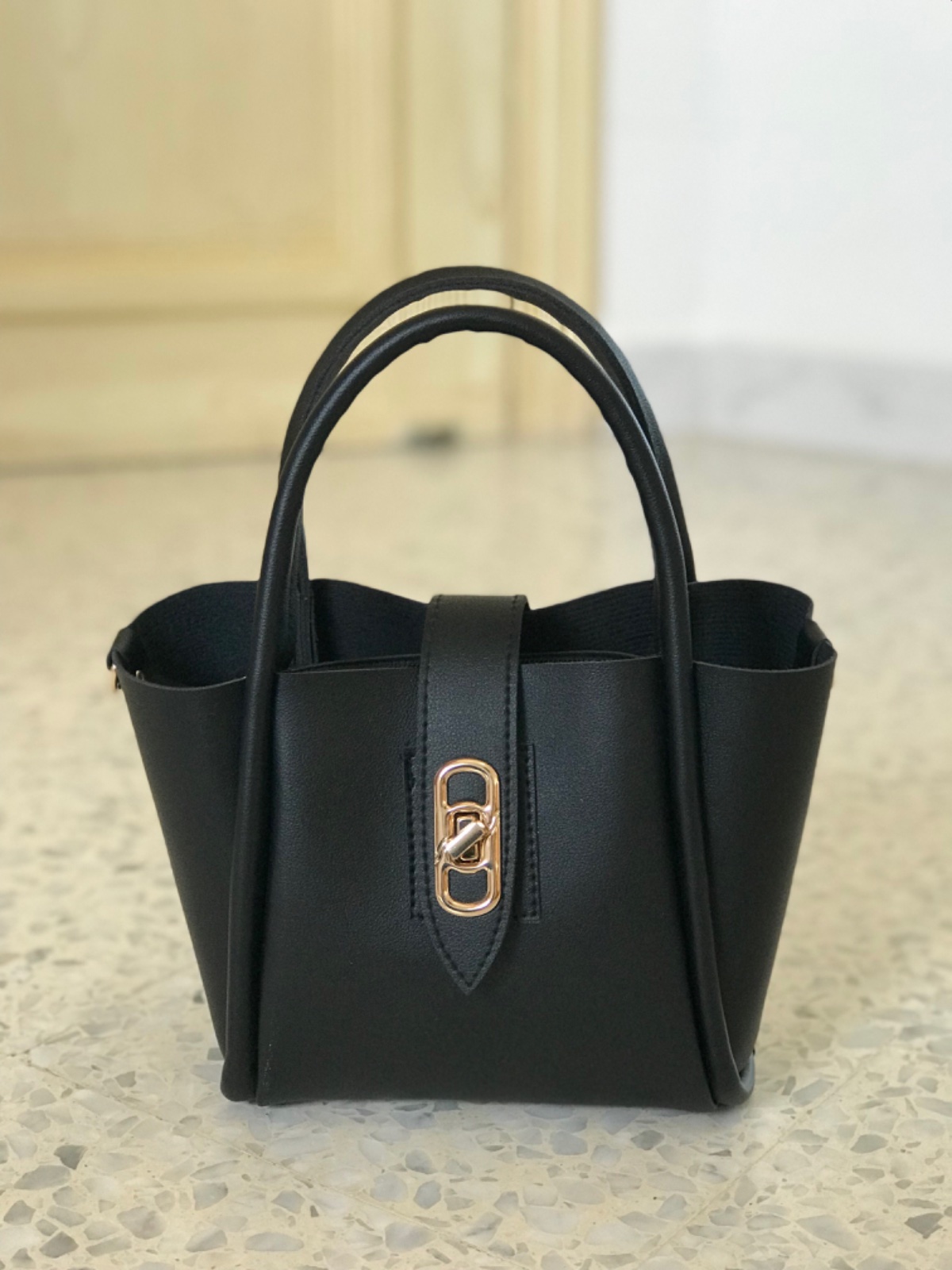 Sac à main noir neuf 