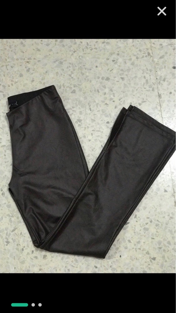 Pantalon flare marron avec 2 fentes à côtés 