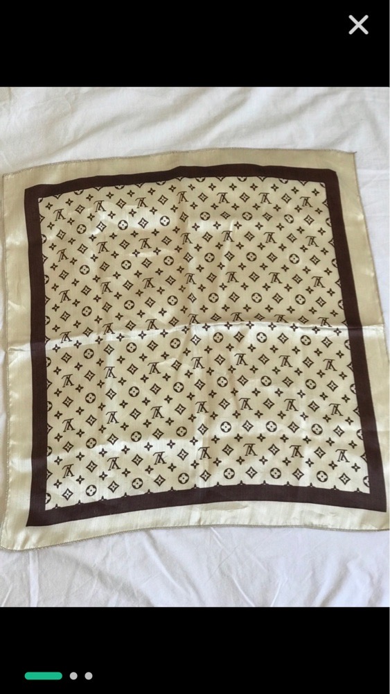 Pack de 5 foulards de cou carré à un prix très raisonnable 