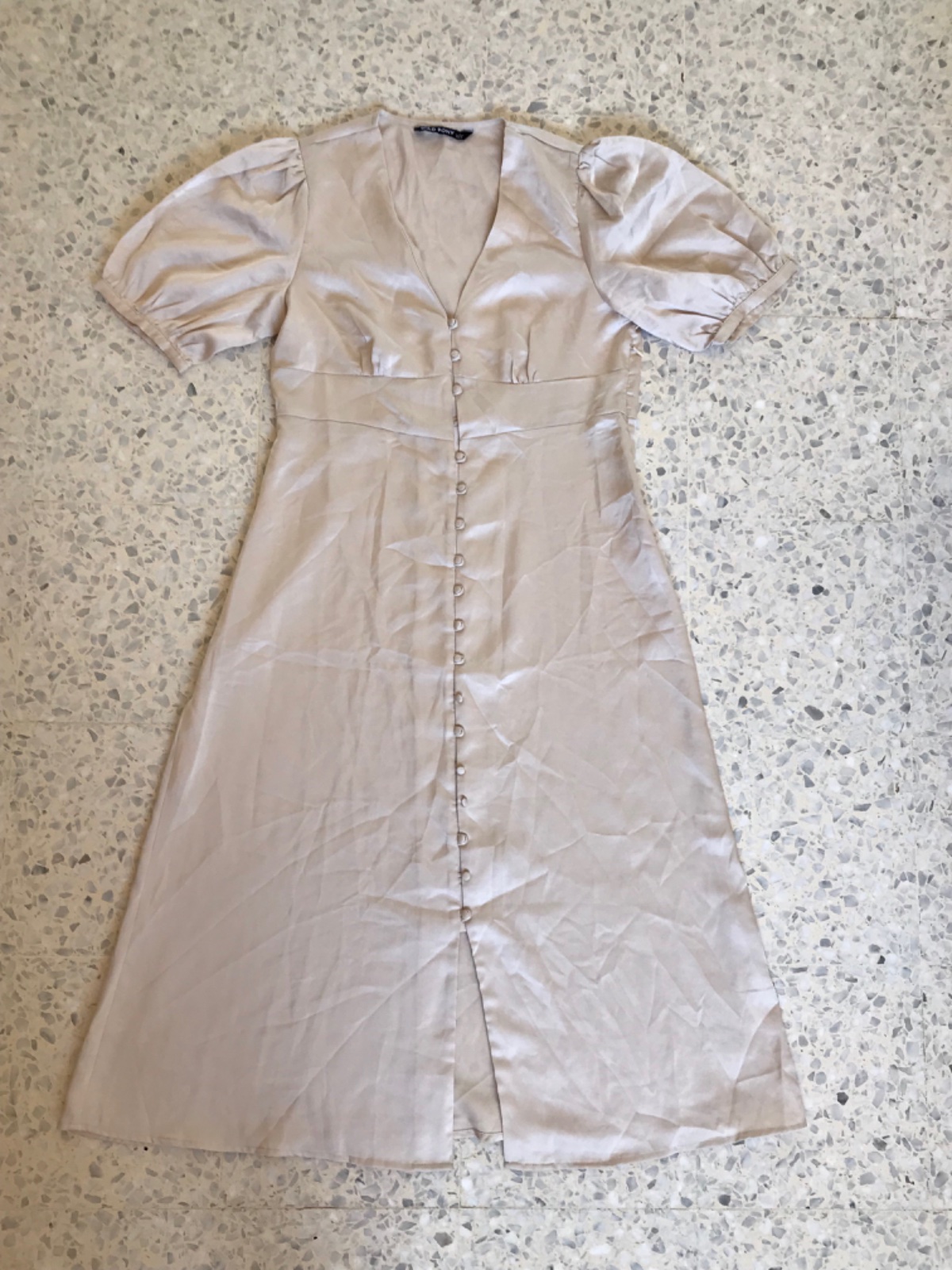Robe midi avec boutons 