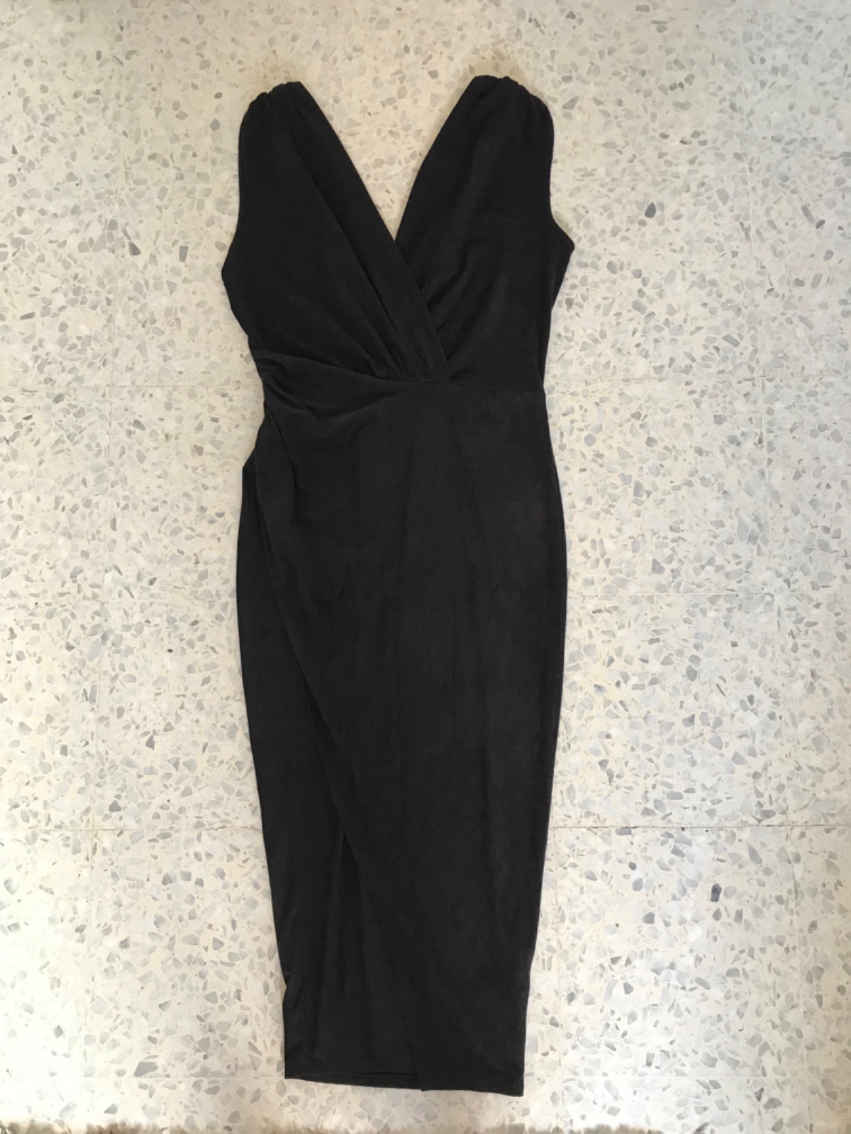Robe noir midi avec fente taille s/m