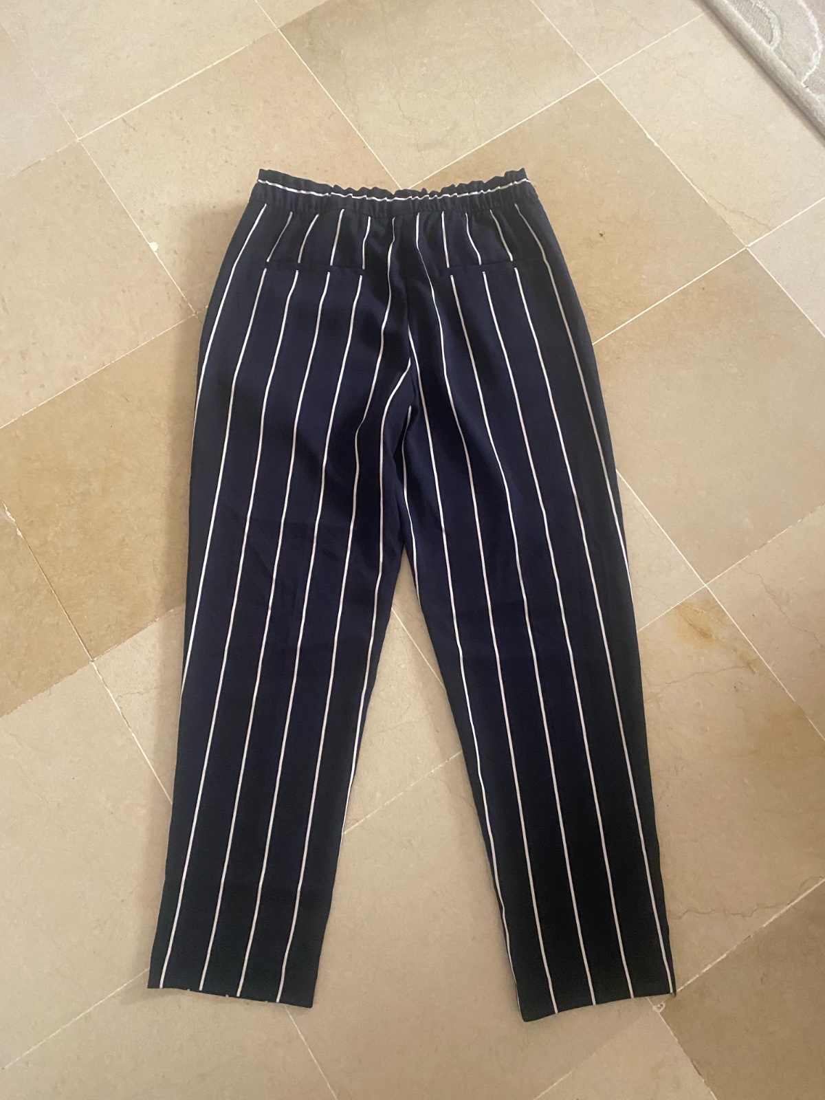 Pantalon cheville jamais portee HM