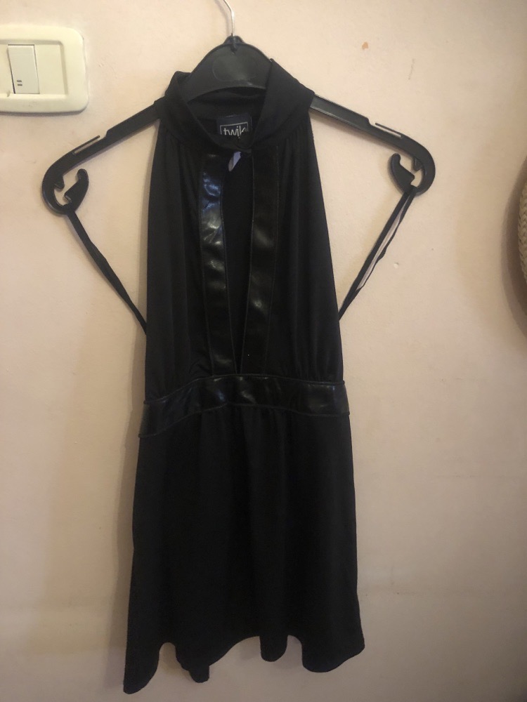 pull noir tres sexy 