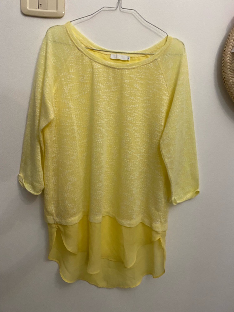 pull jaune 