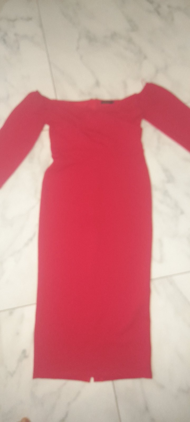 Robe rouge très  bonne  état 