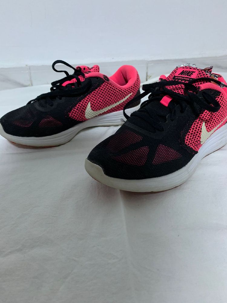 Nike Révolution 3