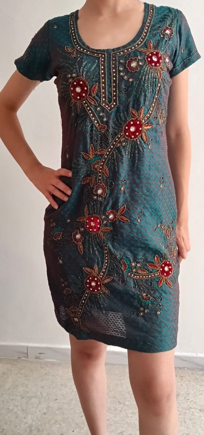 Une robe courte 