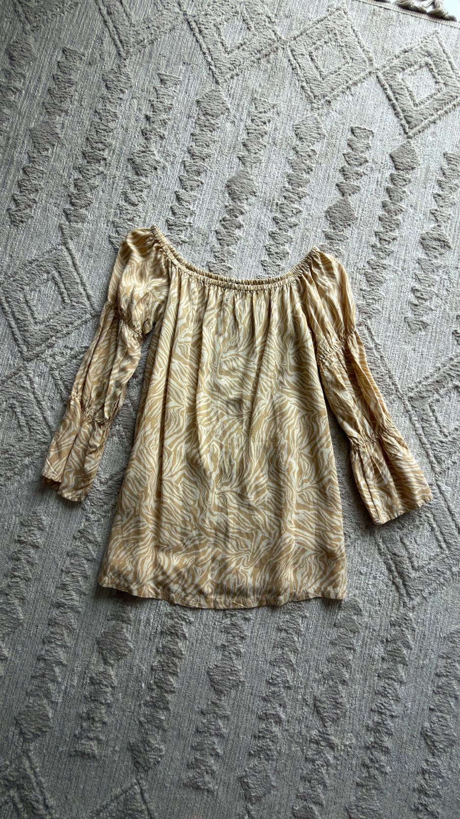 Robe Bershka tendance – Taille M ✨
