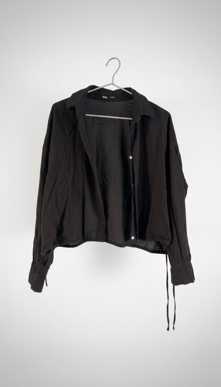 Blouse courte noire femme – élégante et tendance