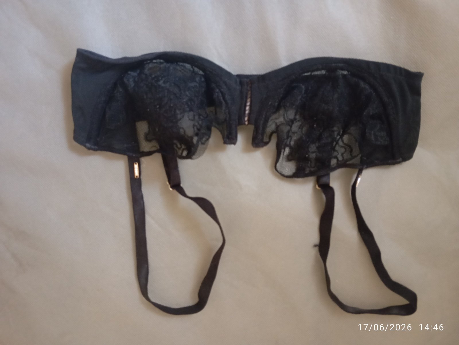 🖤 Soutien-gorge Balconnet en dentelle noire 🖤