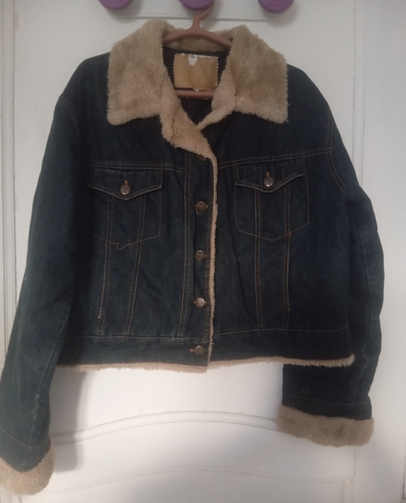 جاكيت جينز غامق شتوية بها فرو 🧥❄️ ستايل كاجوال روعة