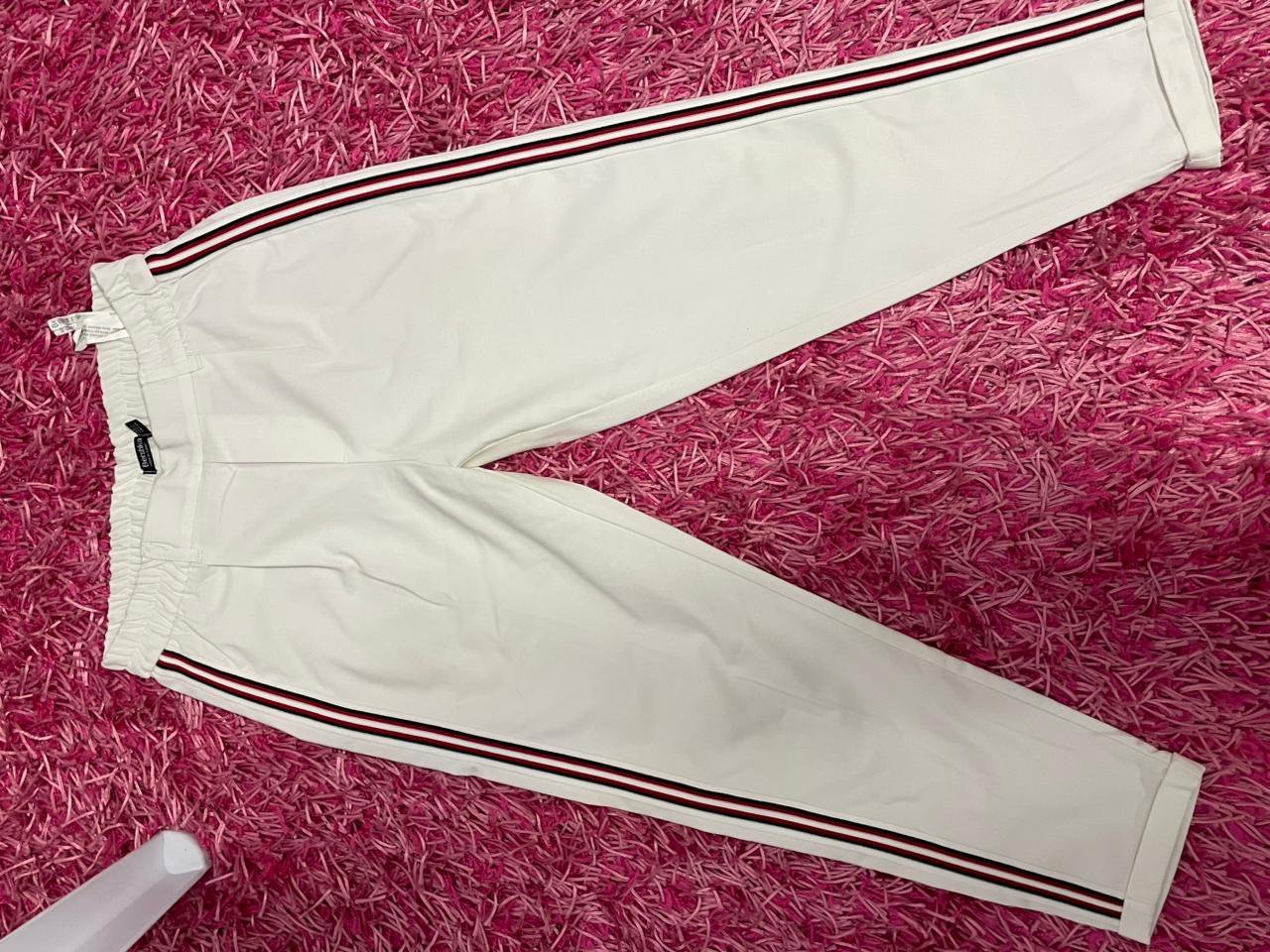 Pantalon Bershka blanc 