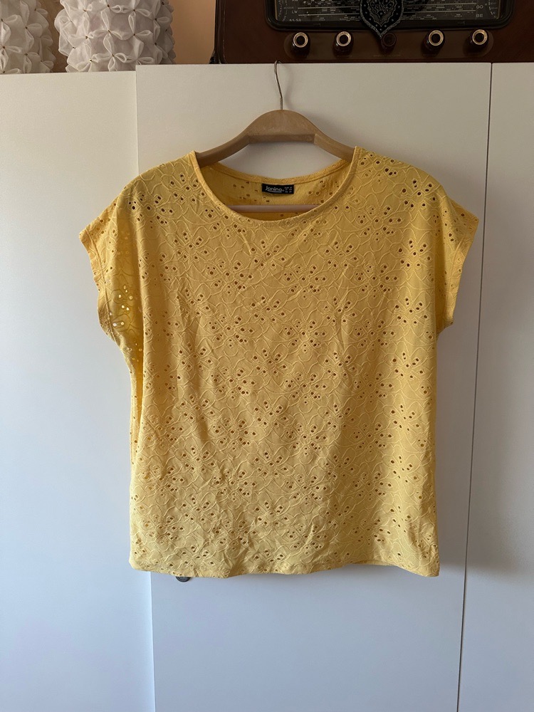 T-shirt Borderie de la marque Janina 💛couleur tendance 💛