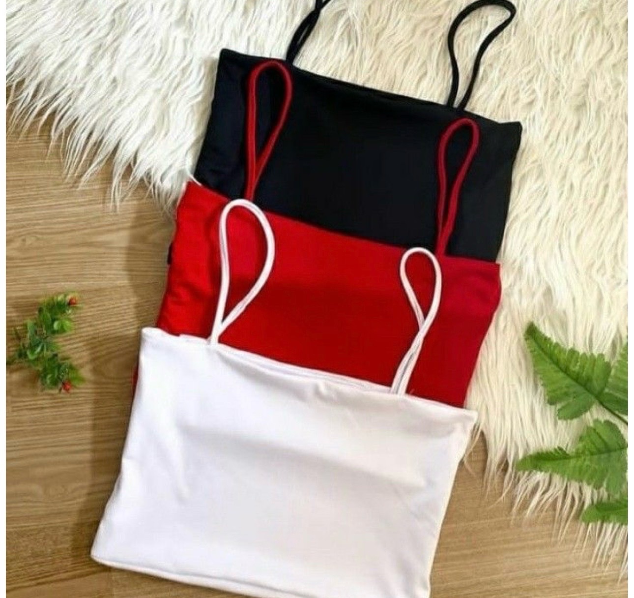 Top disponible en plusieurs couleur 