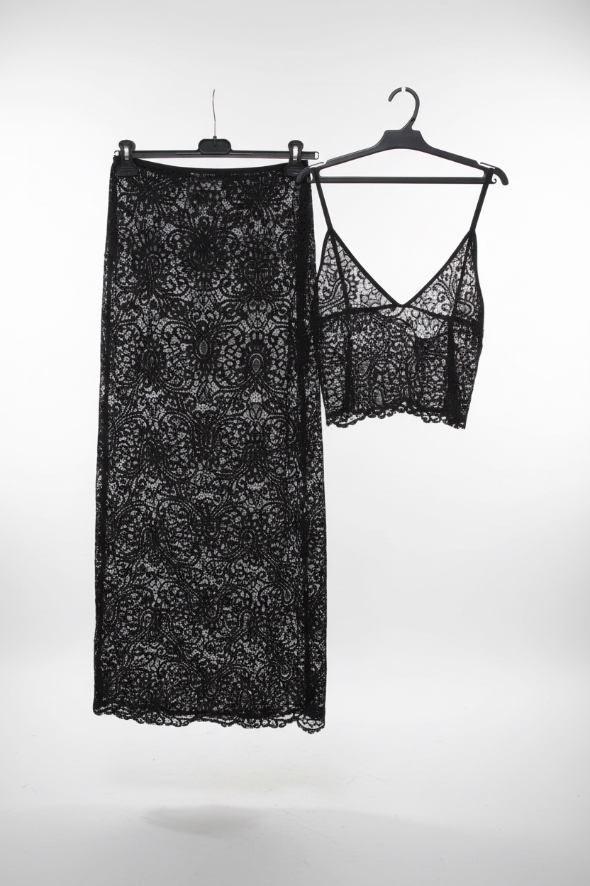 Set broderie en noir 