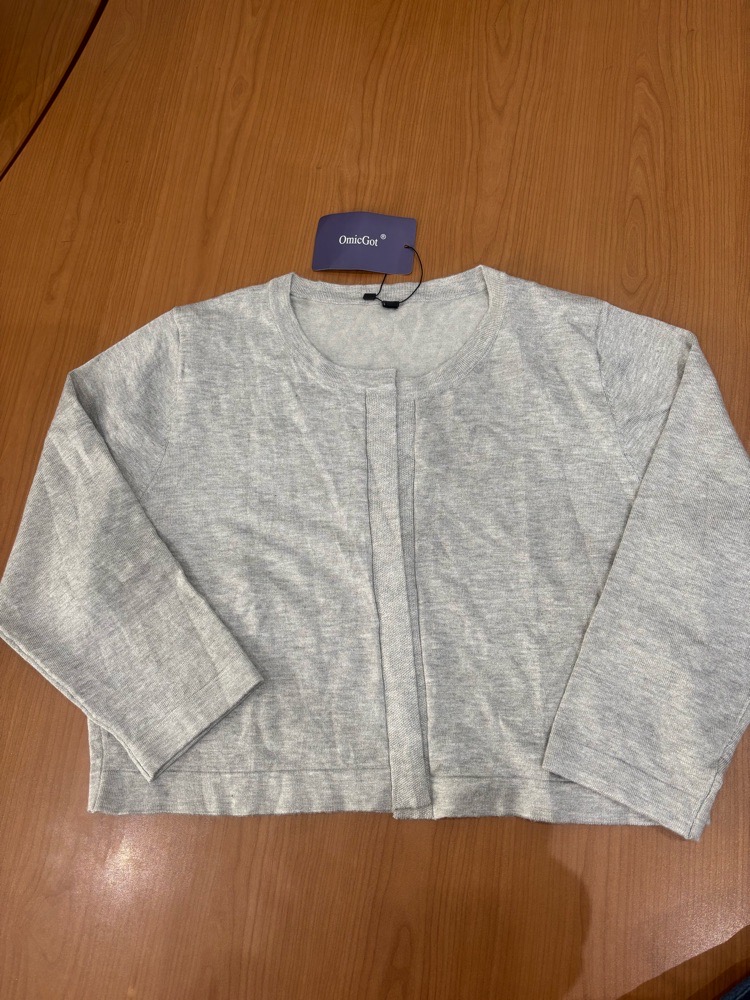 Gilet en maille de la marque OmicGot