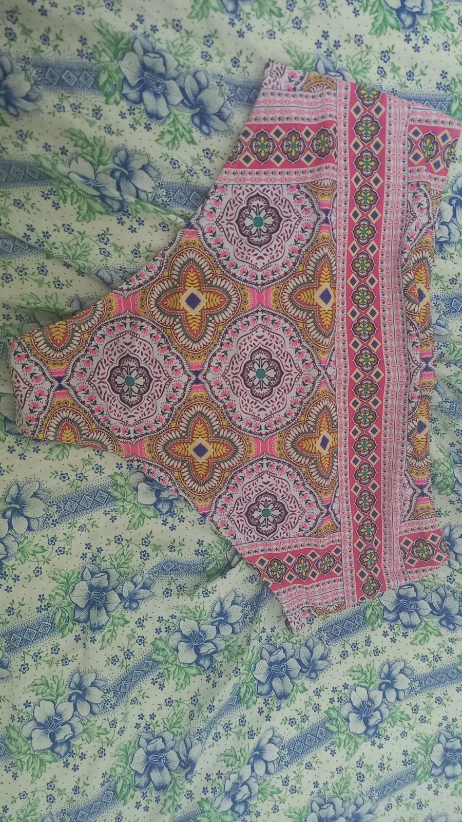 Bikini taille haute rembourré avec un cache