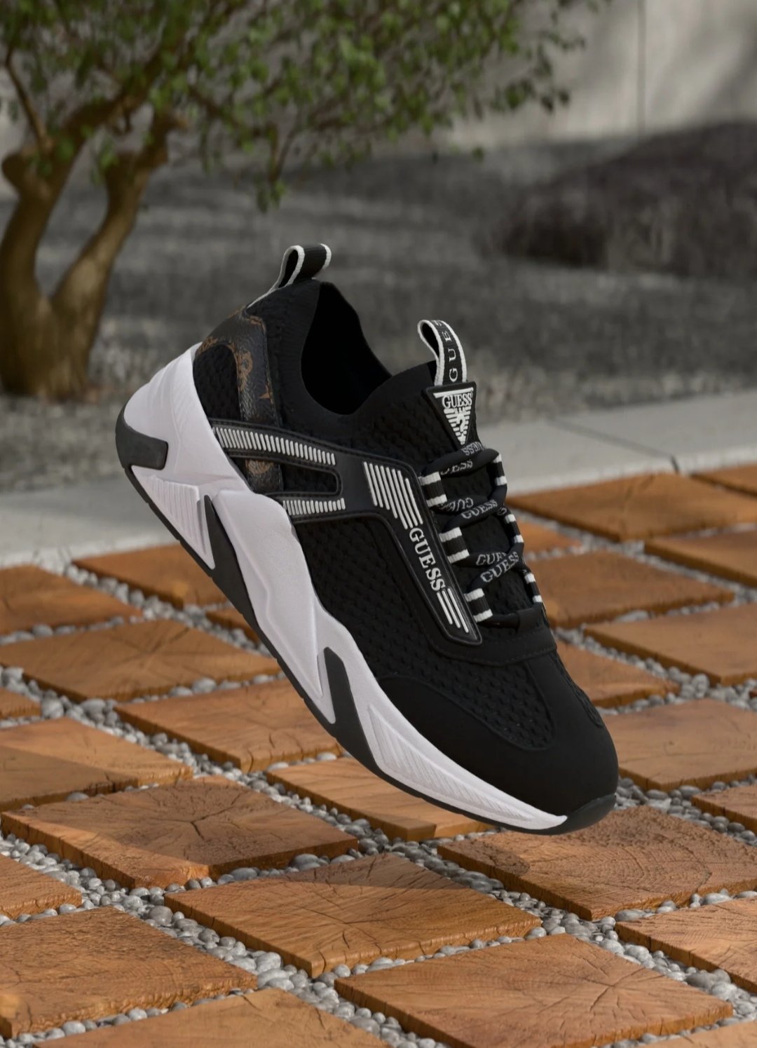 Baskets basses Guess neuves 