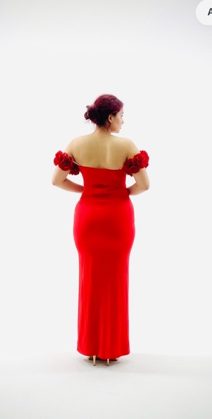 Robe satinée rouge 