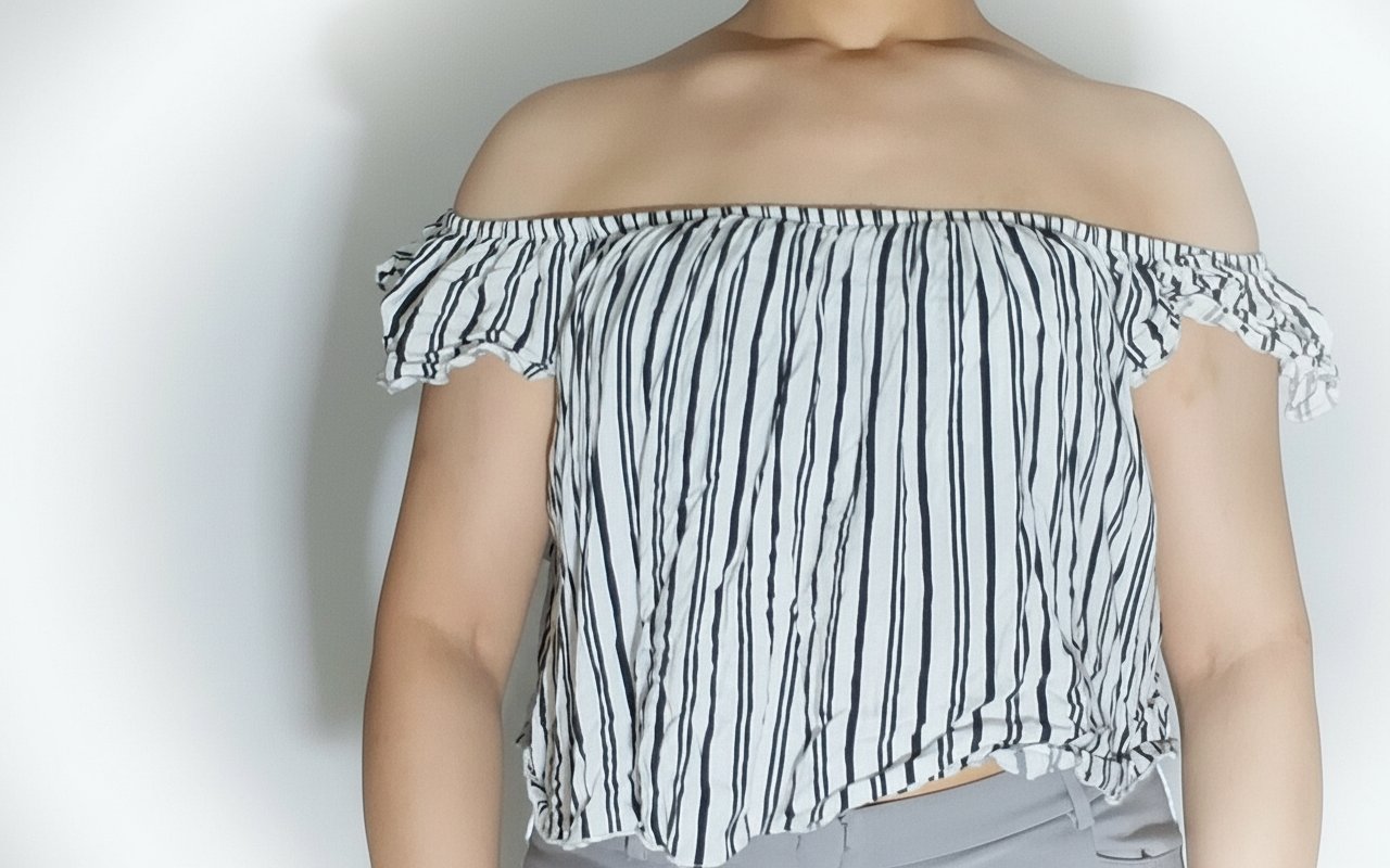 Joli top blanc à rayures noires