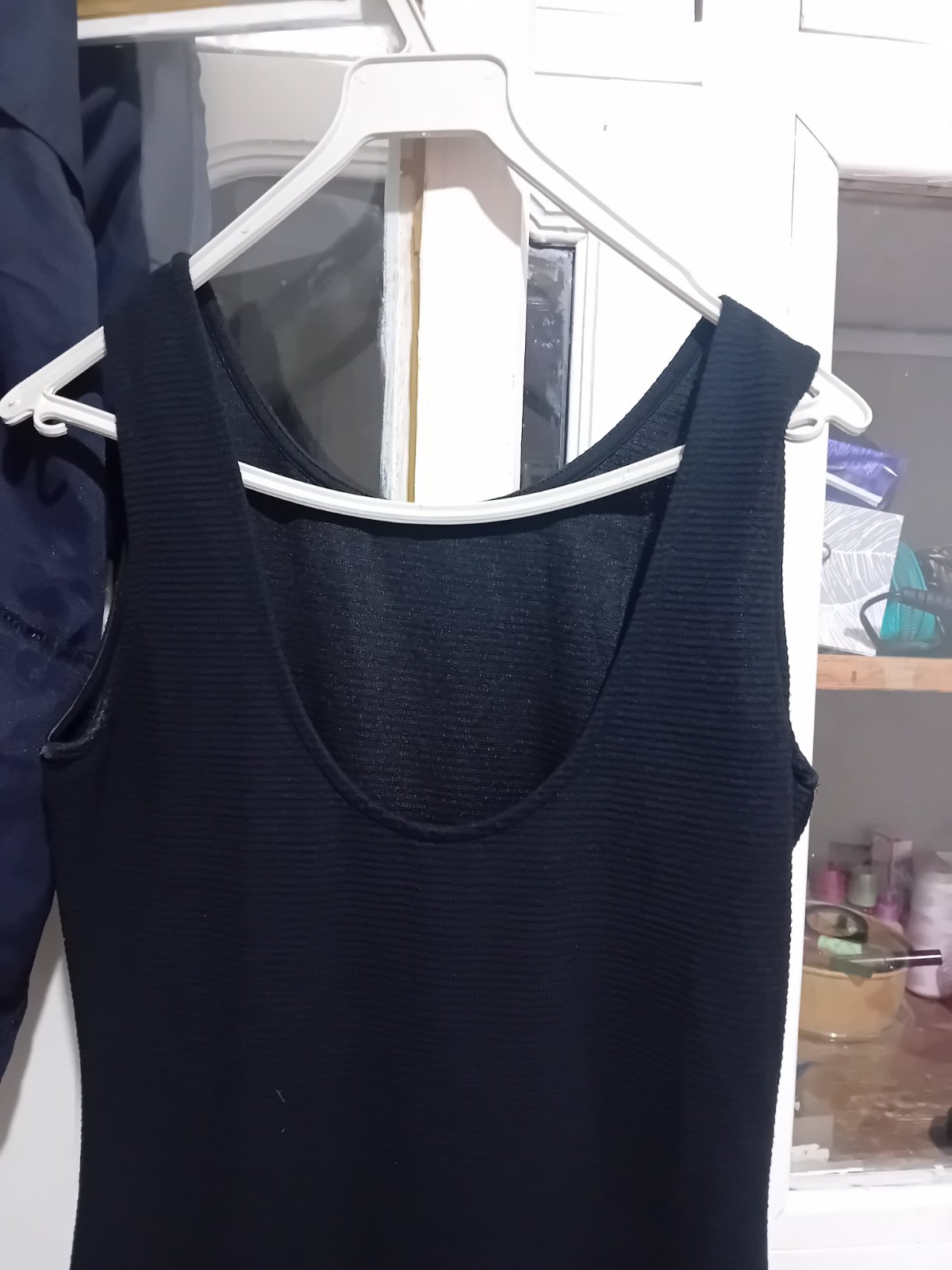 Robe noire ajustée