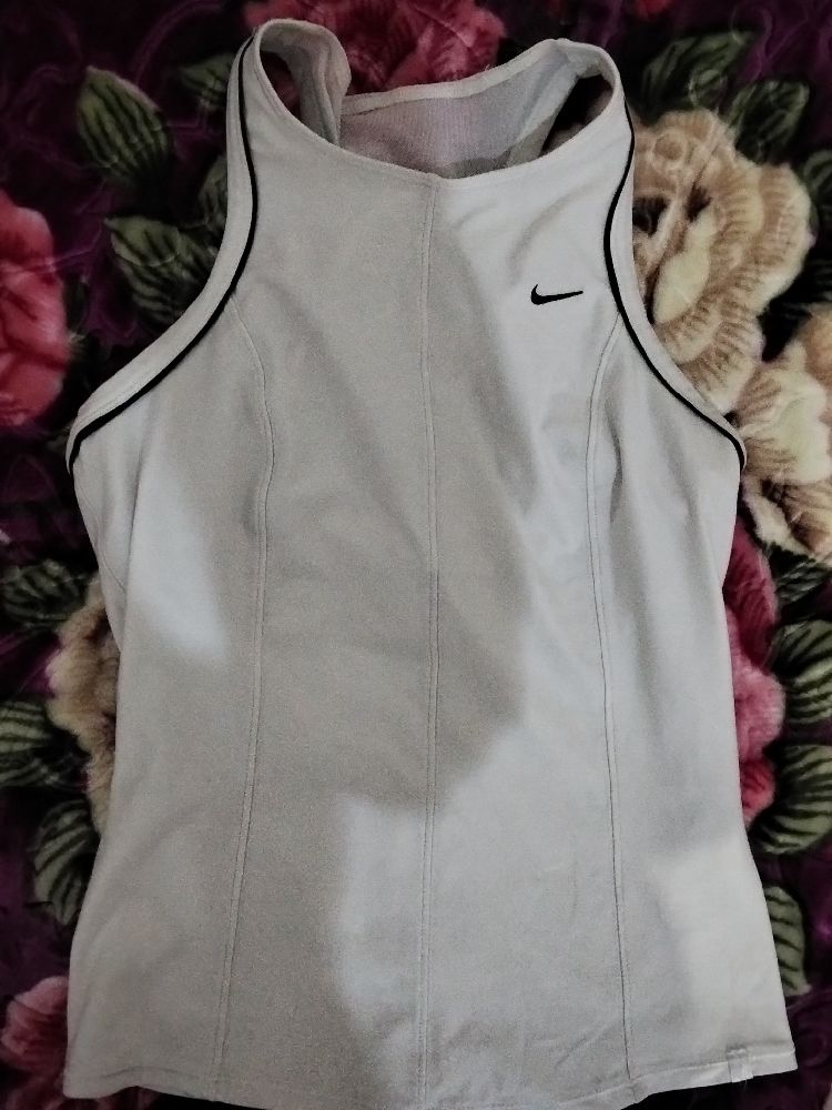 Haut de sport Nike 