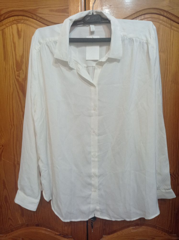 Chemise H&M blanche très douce see through avec des rayures 