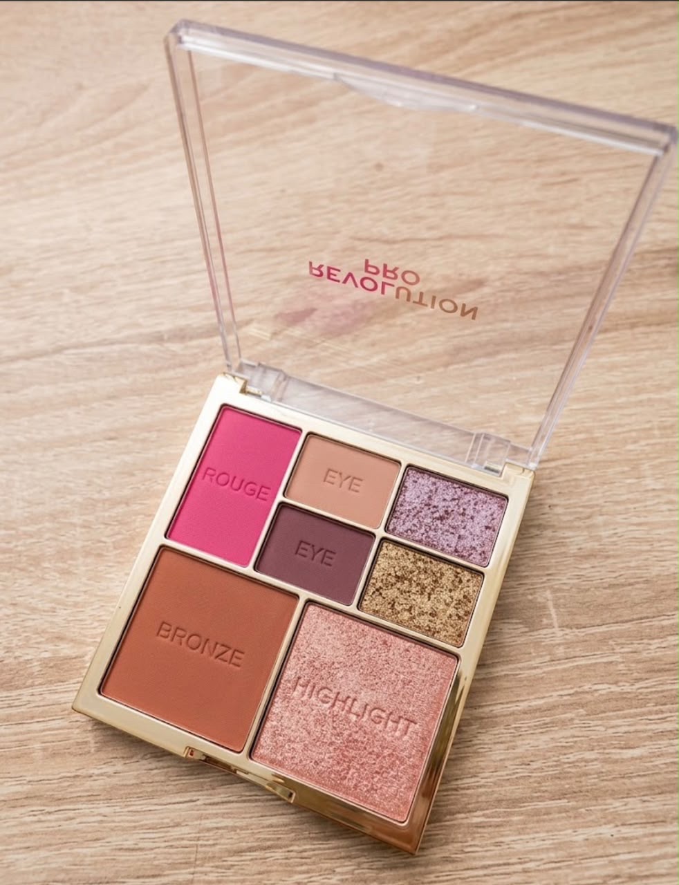 Palette de maquillage Revolution Pro