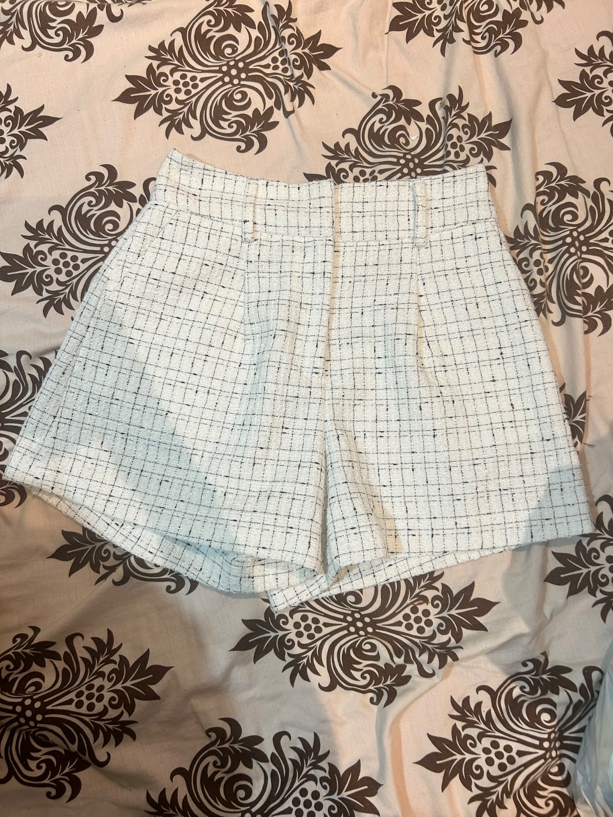 Short en tweed blanc et noir 