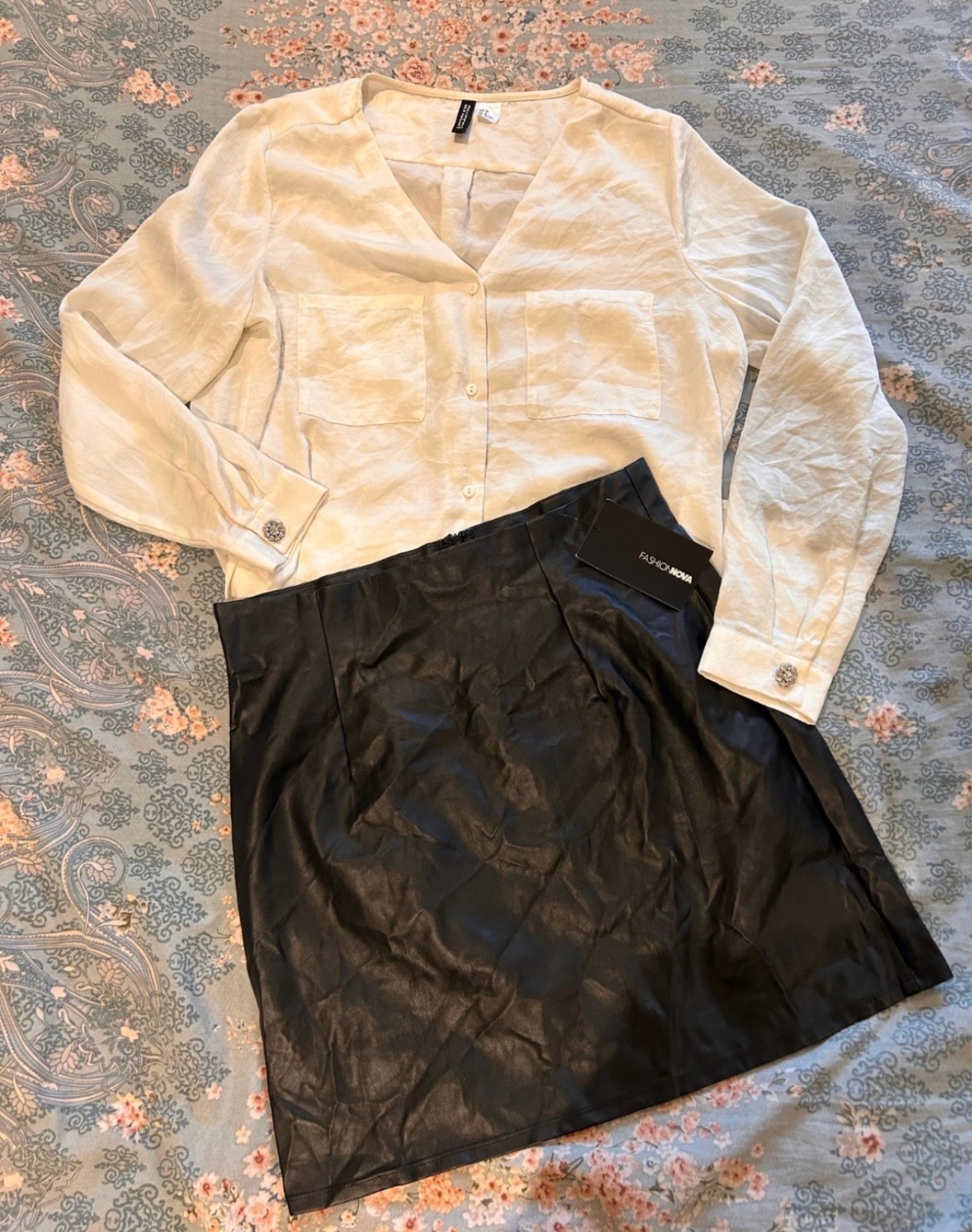 Jupe en similcuir noir