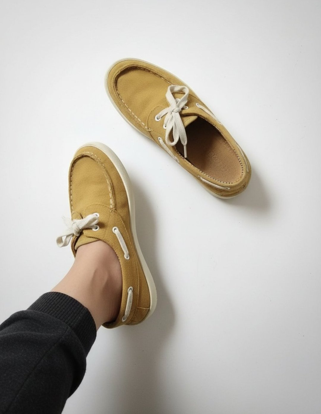 Chaussures beige unisexe 