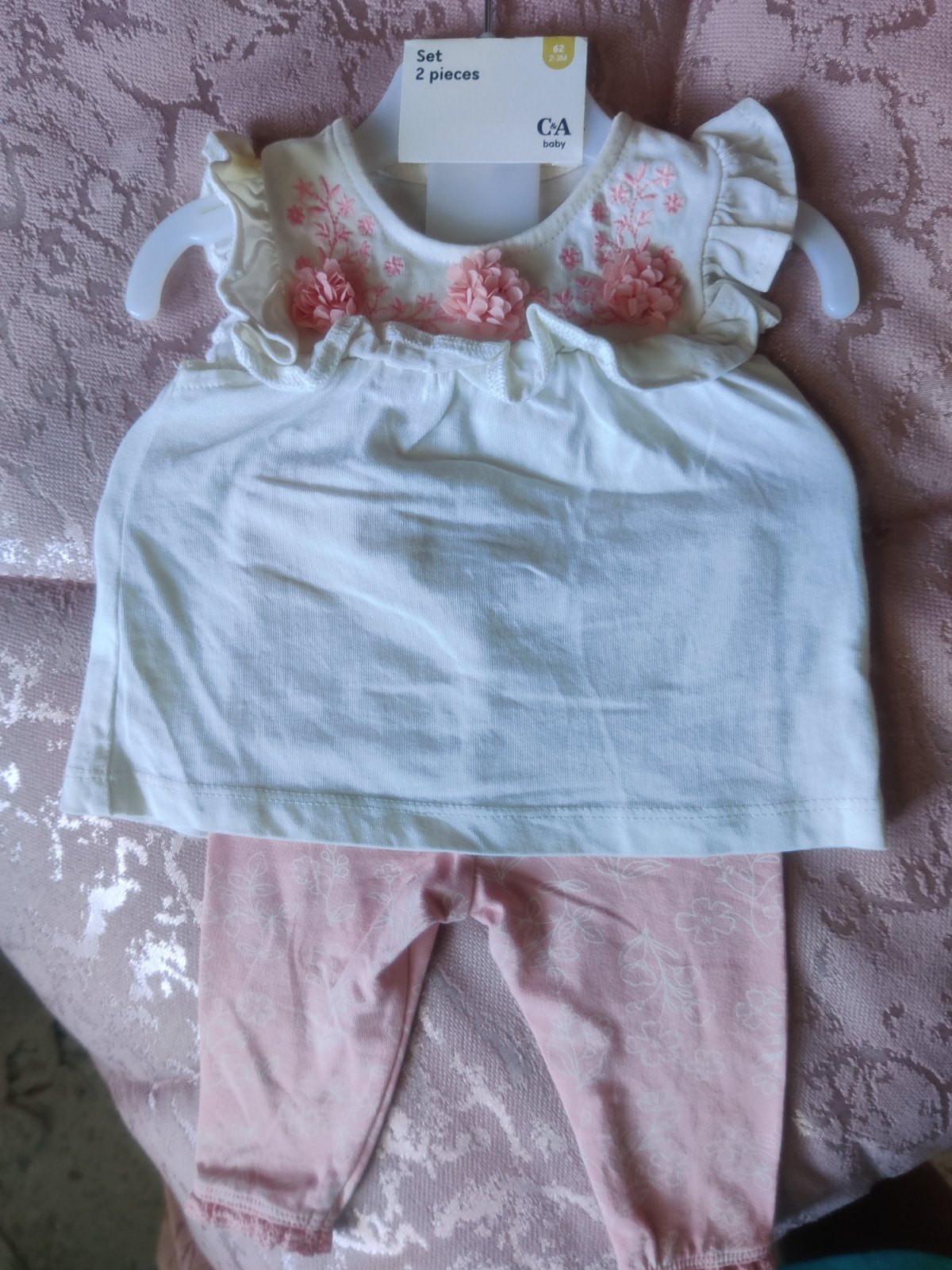 Set bébé rose et blanc❤️🥰 de la marque c&a