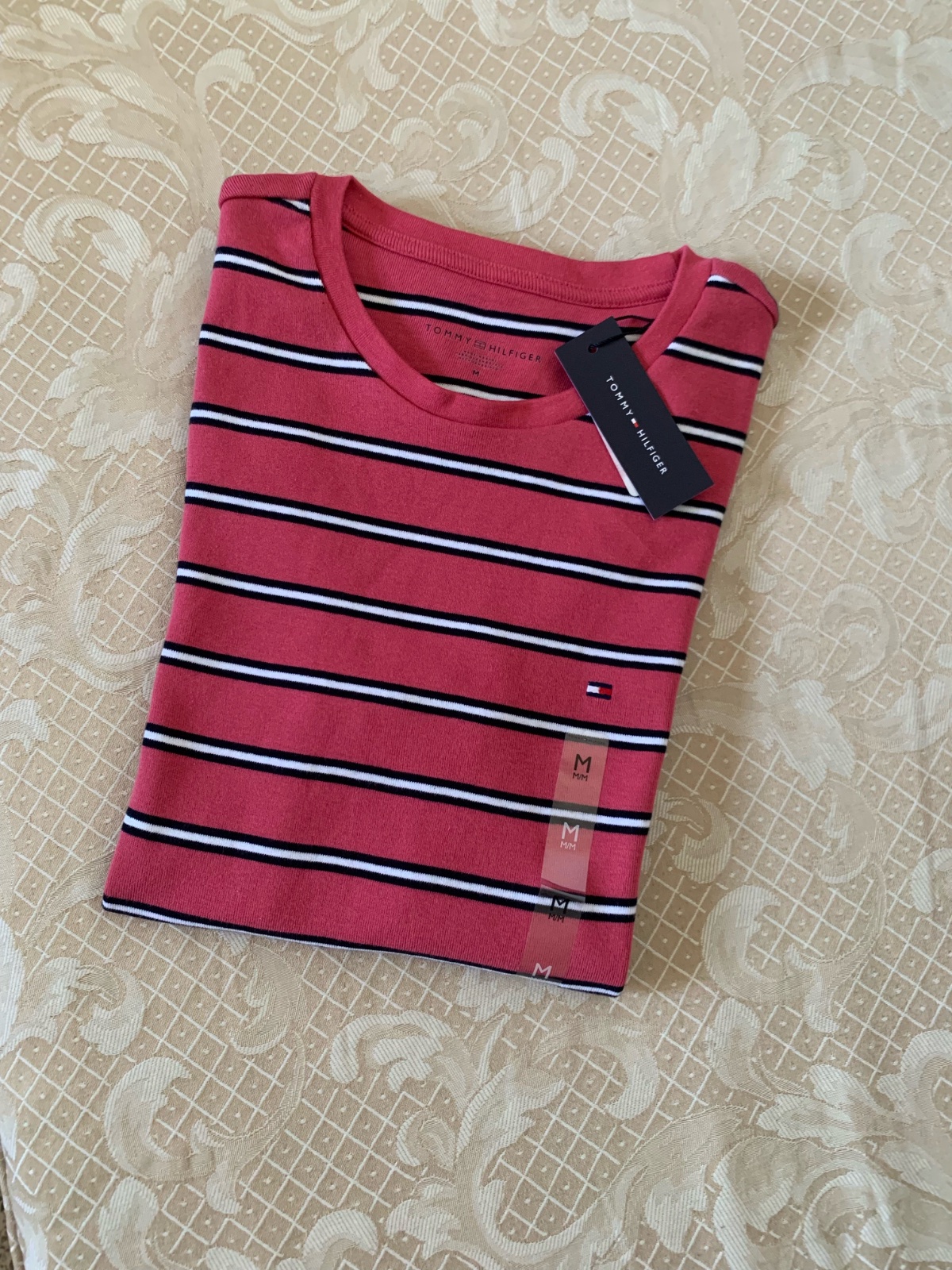T-shirt Tommy Hilfiger acheté du canada Taille M