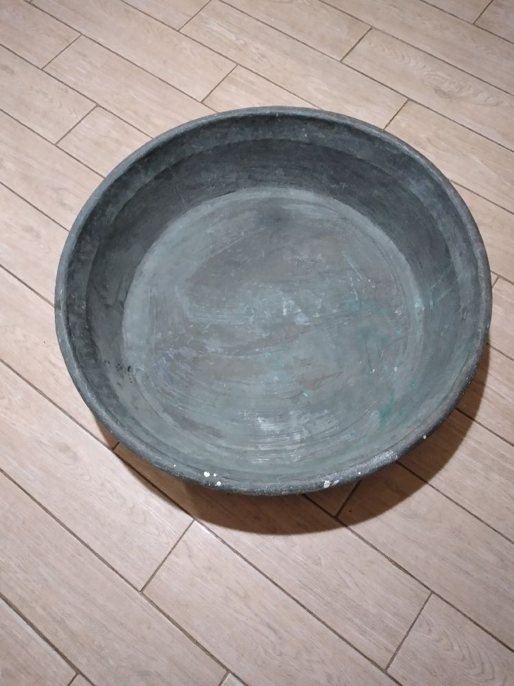 قصعة نحاس زمنية