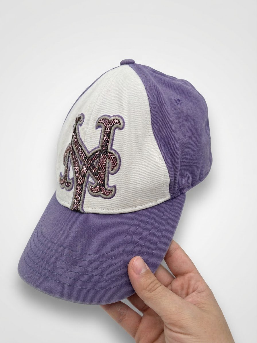 ✨ Casquette violette et blanche style NY