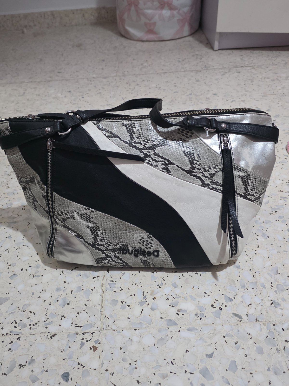 Un sac desigual à vendre