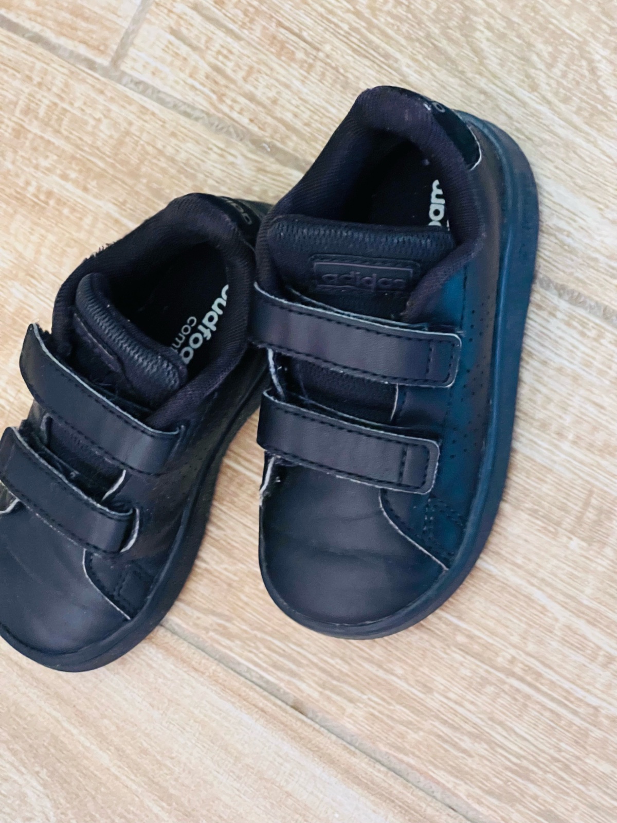 Baskets adidas noires pointure 23