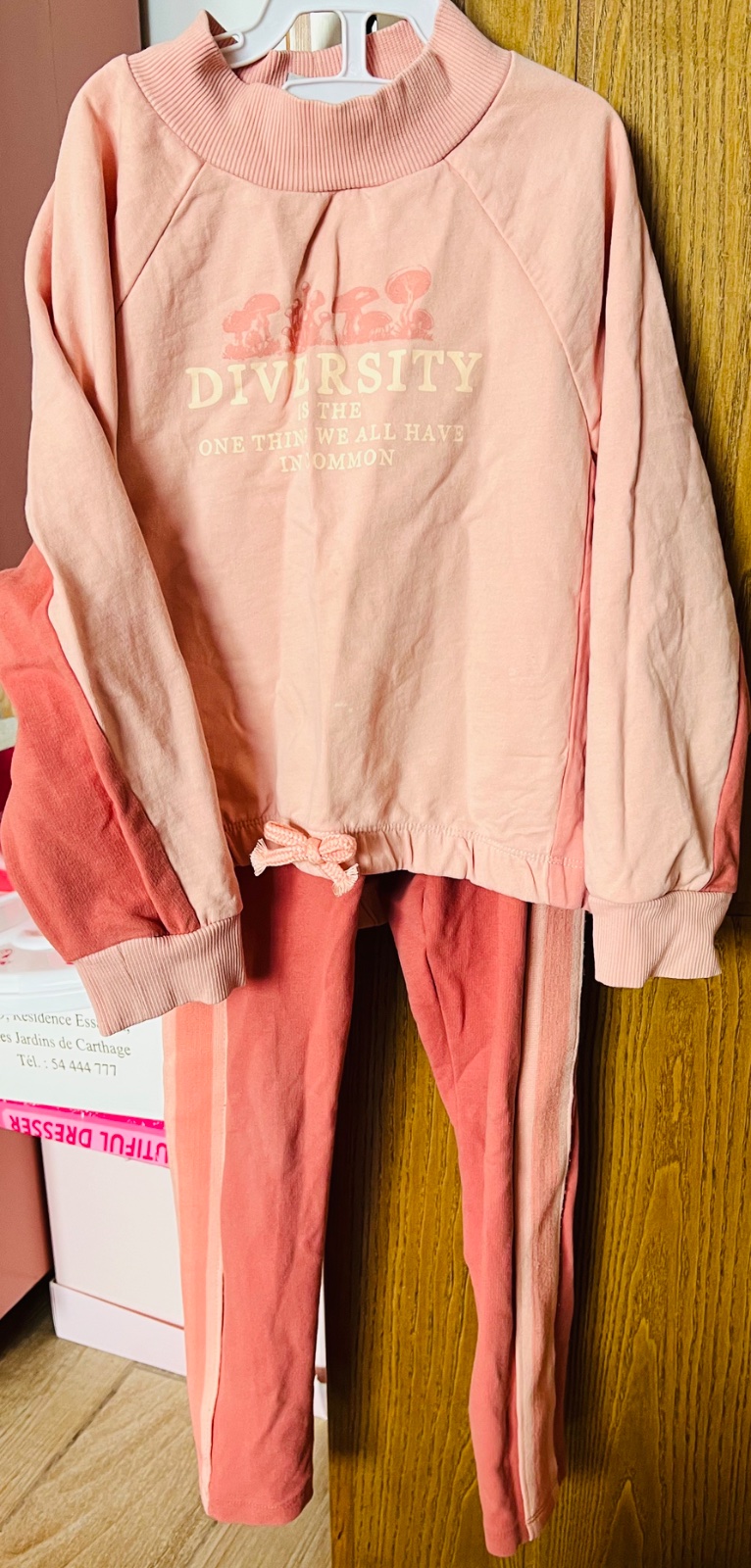 Tenue lc waikiki pour fille 6/7ans