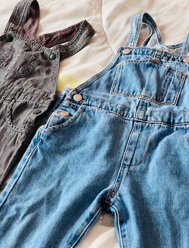 Deux salopette en jeans zara et kiabi 