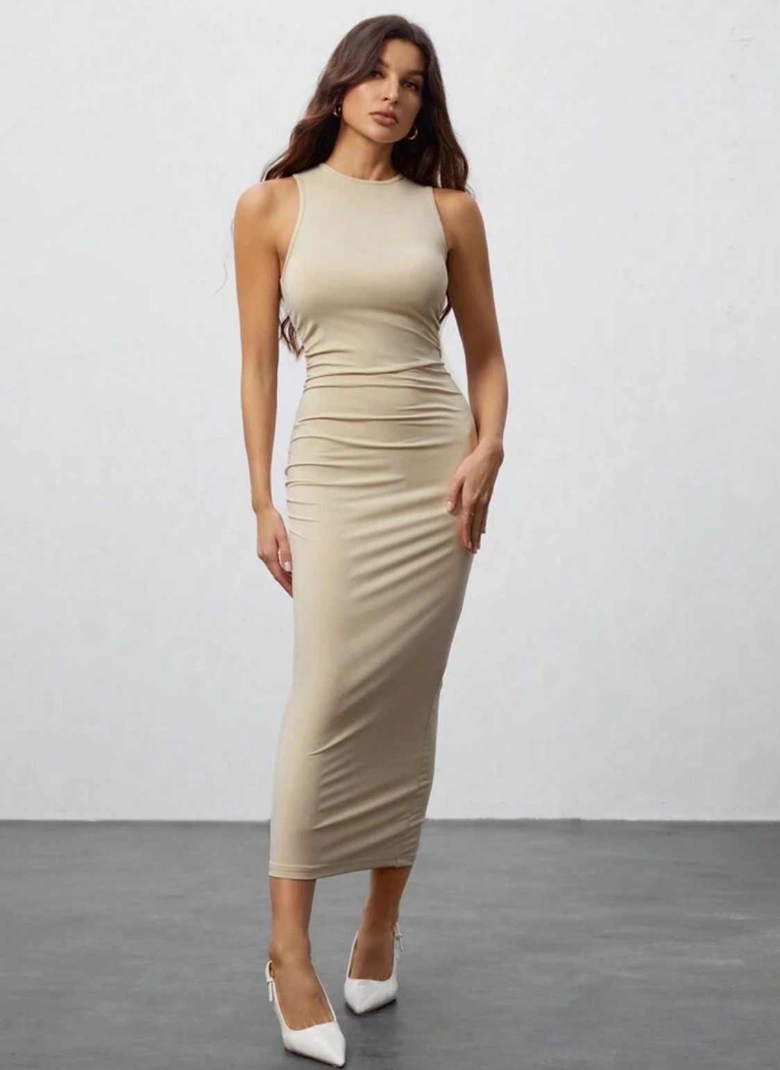 Une très belle robe longue beige ajustée Shein