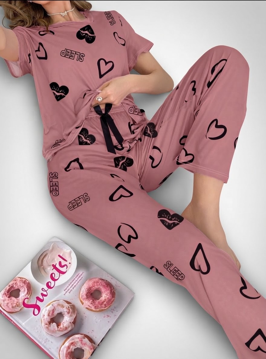 Ensemble de pyjama femme avec top a col rond 