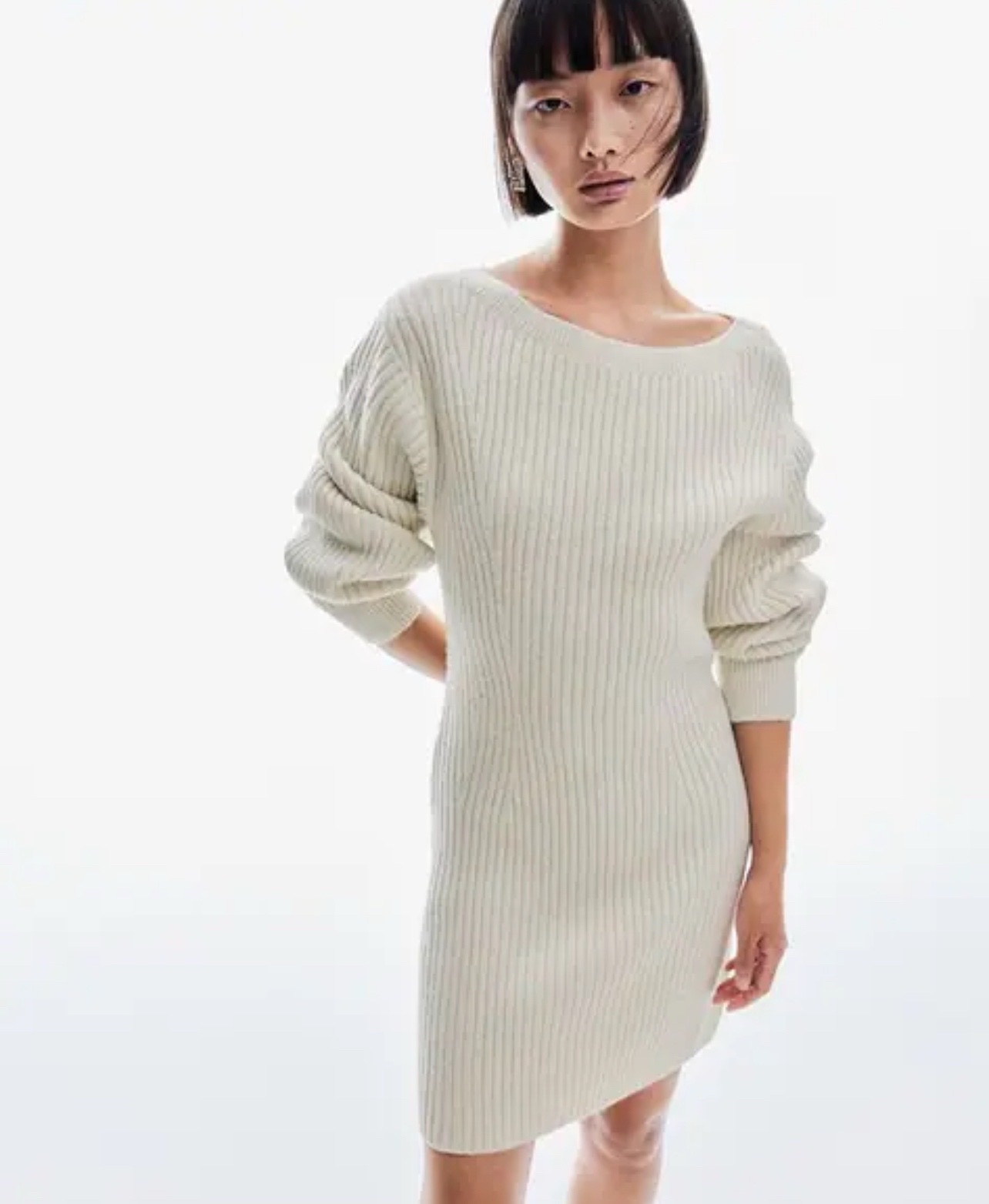 Robe pull off shoulder beige